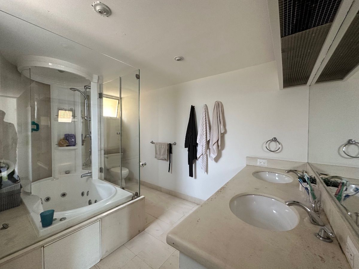18 de 26: Baño principal