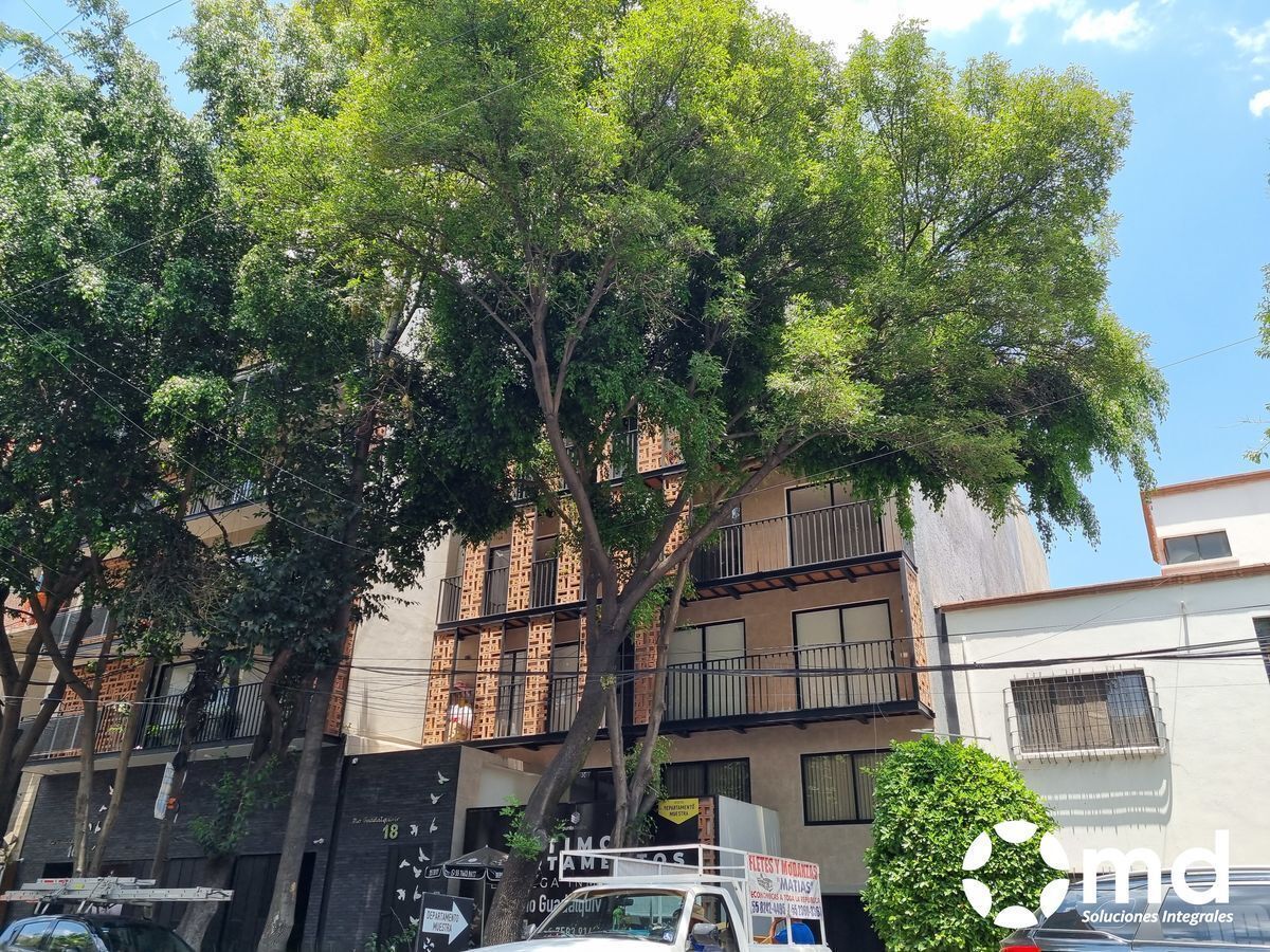 1 de 21: FAchada