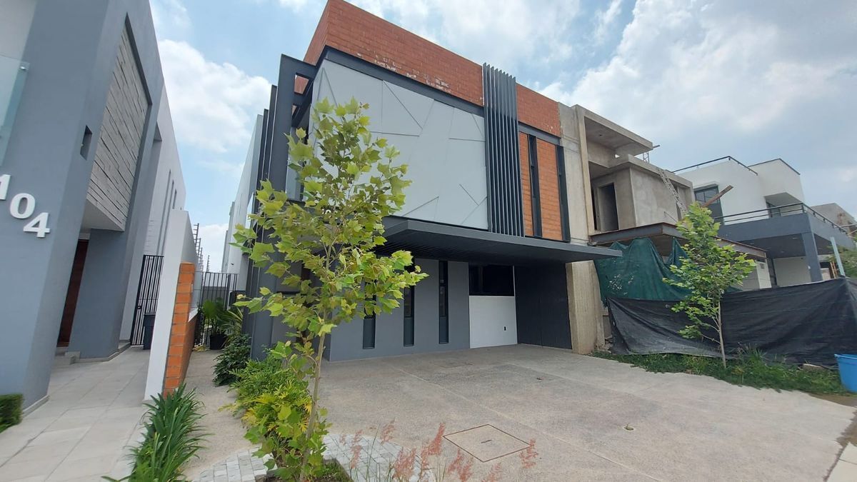 Hermosa Residencia en Puerta Azaleas $11,700,000