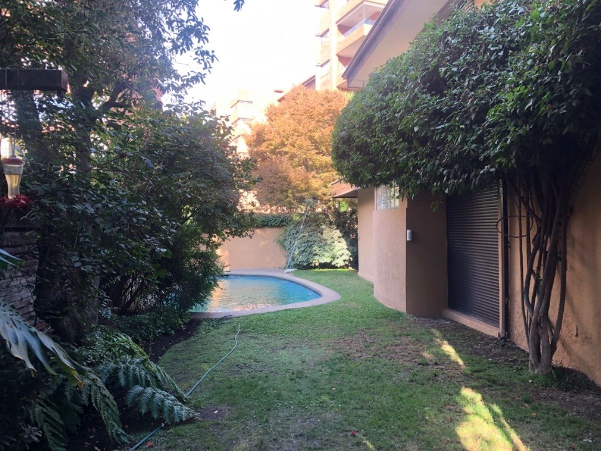 3 de 13: Jardín