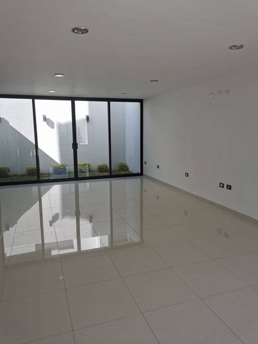 Casa Venta Privada LUCEPOLIS Fraccionamiento Milenio III Queretaro - foto 2