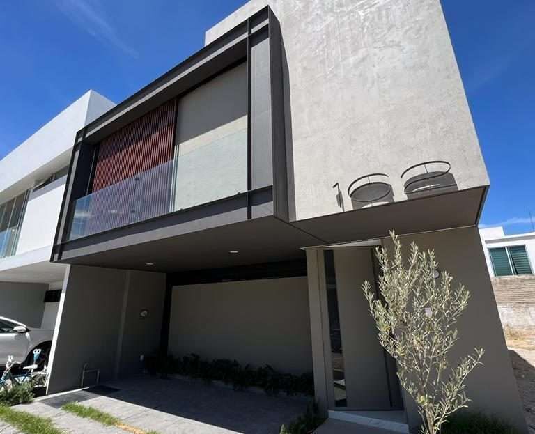 VENTA CASA CON DISEÑO ÚNICO DENTRO DE COTO, SOLARES, ZAPOPAN