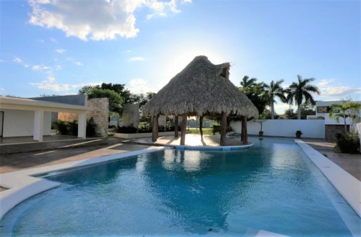 22 de 27: Piscina del área social