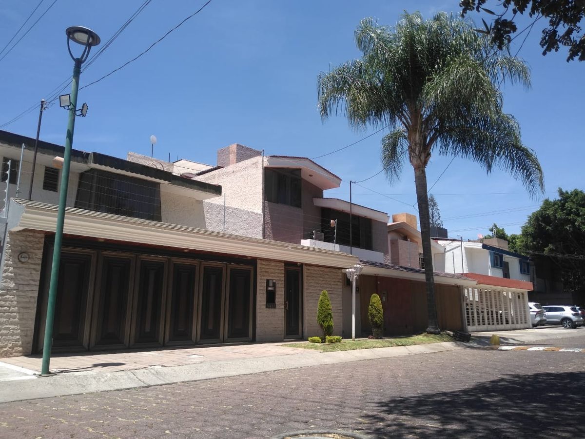 Casa en Venta en Rinconada  Santa  Rita, Guadalajara