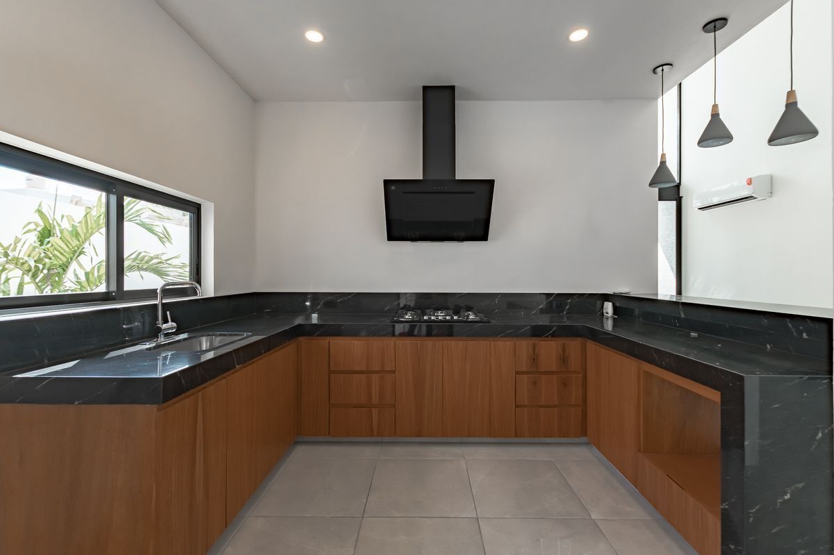 4 of 12: COCINA