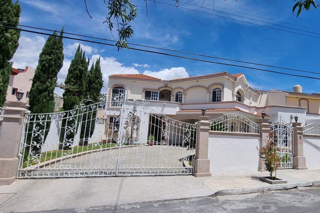 Casa en VENTA en Parques de la Cañada