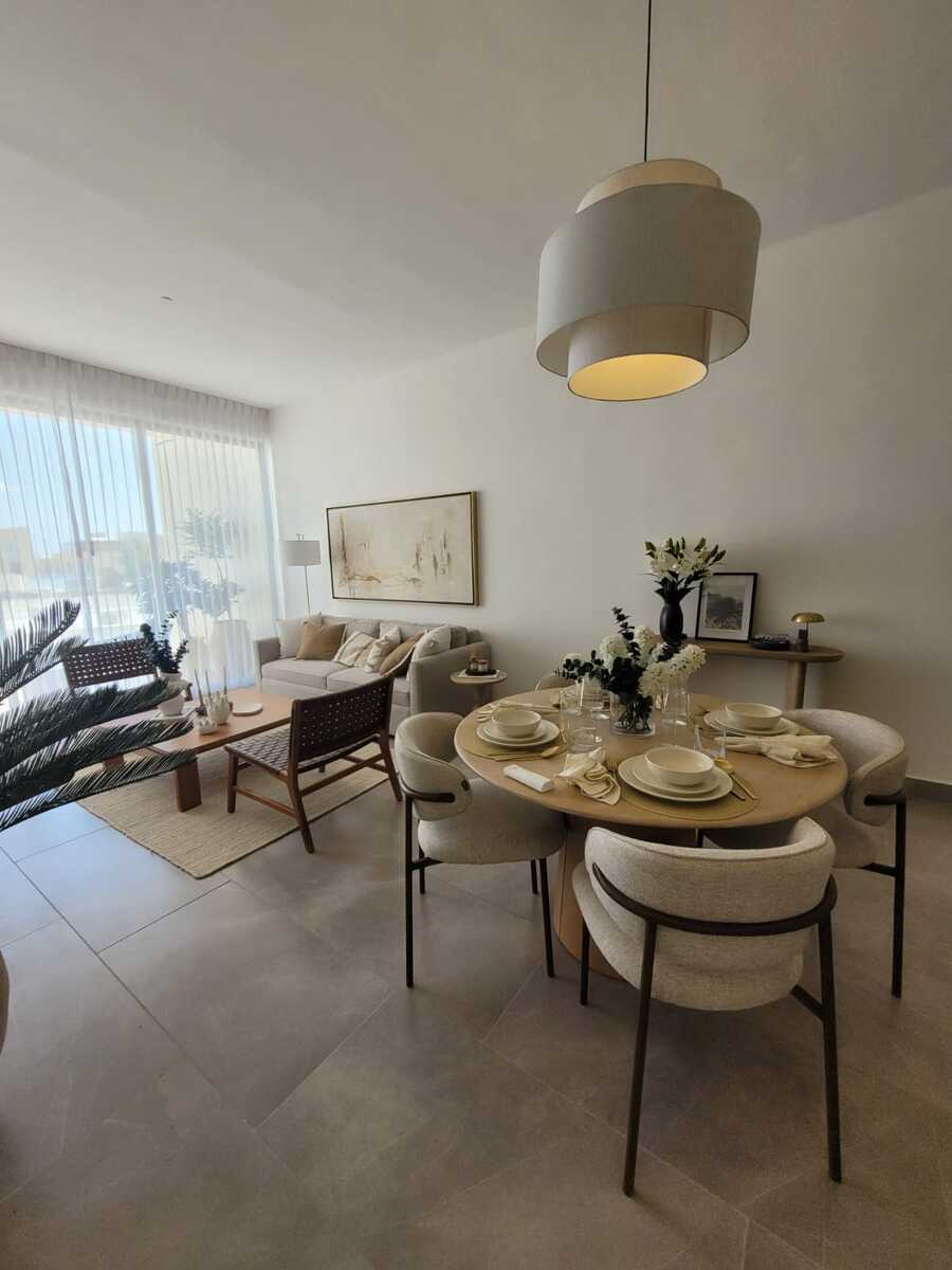 2 of 17: Sala y Comedor