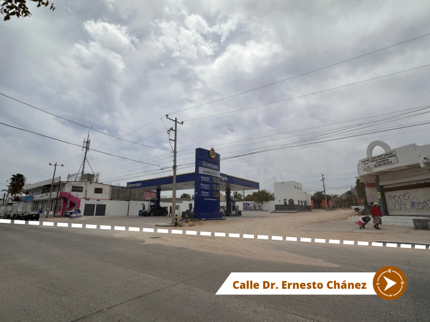 5 de 7: Entrada principal por calle Dr. Ernesto Chanez Chávez