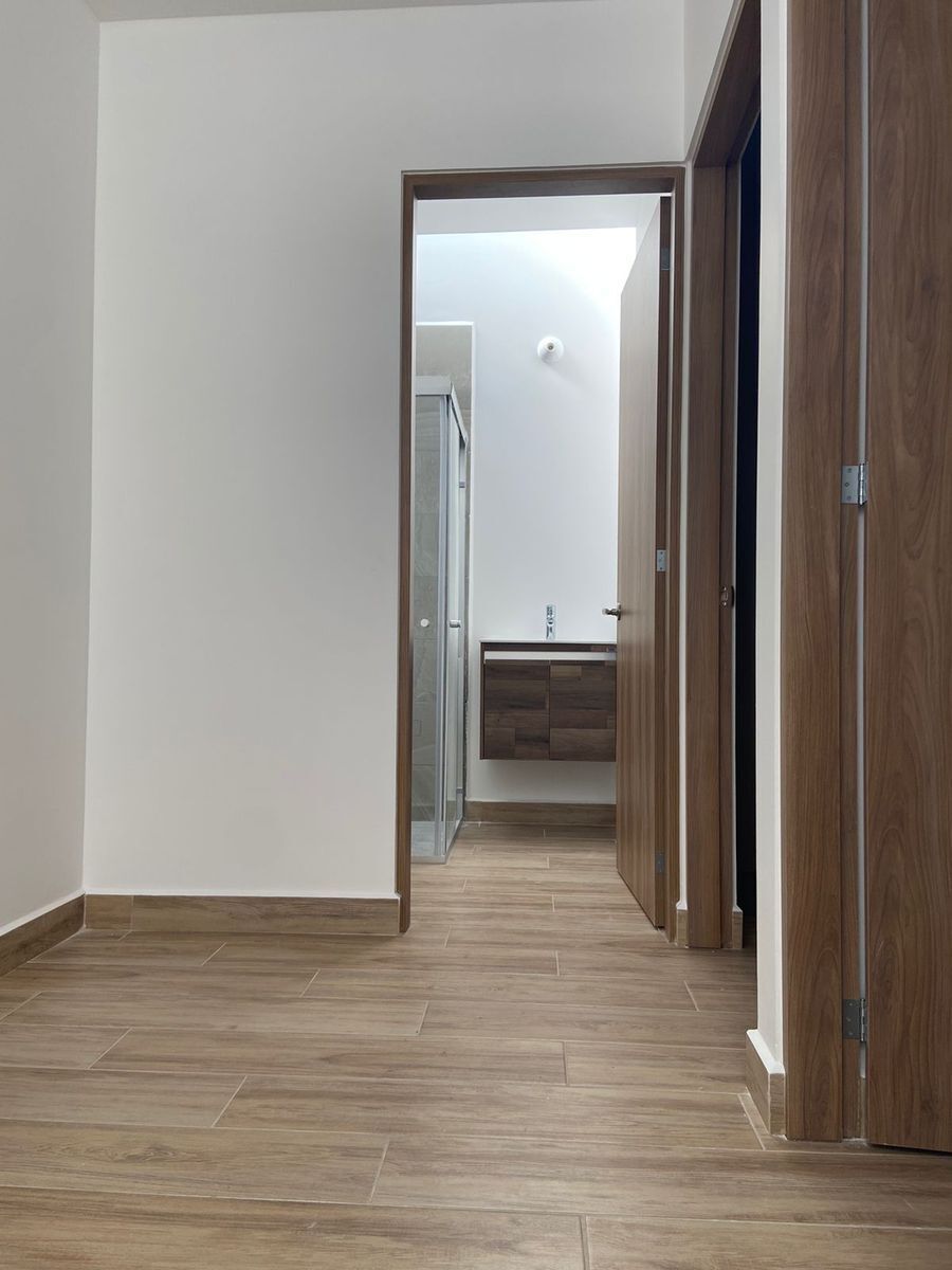 Casa frente a la Anahuac Qro EasyBroker