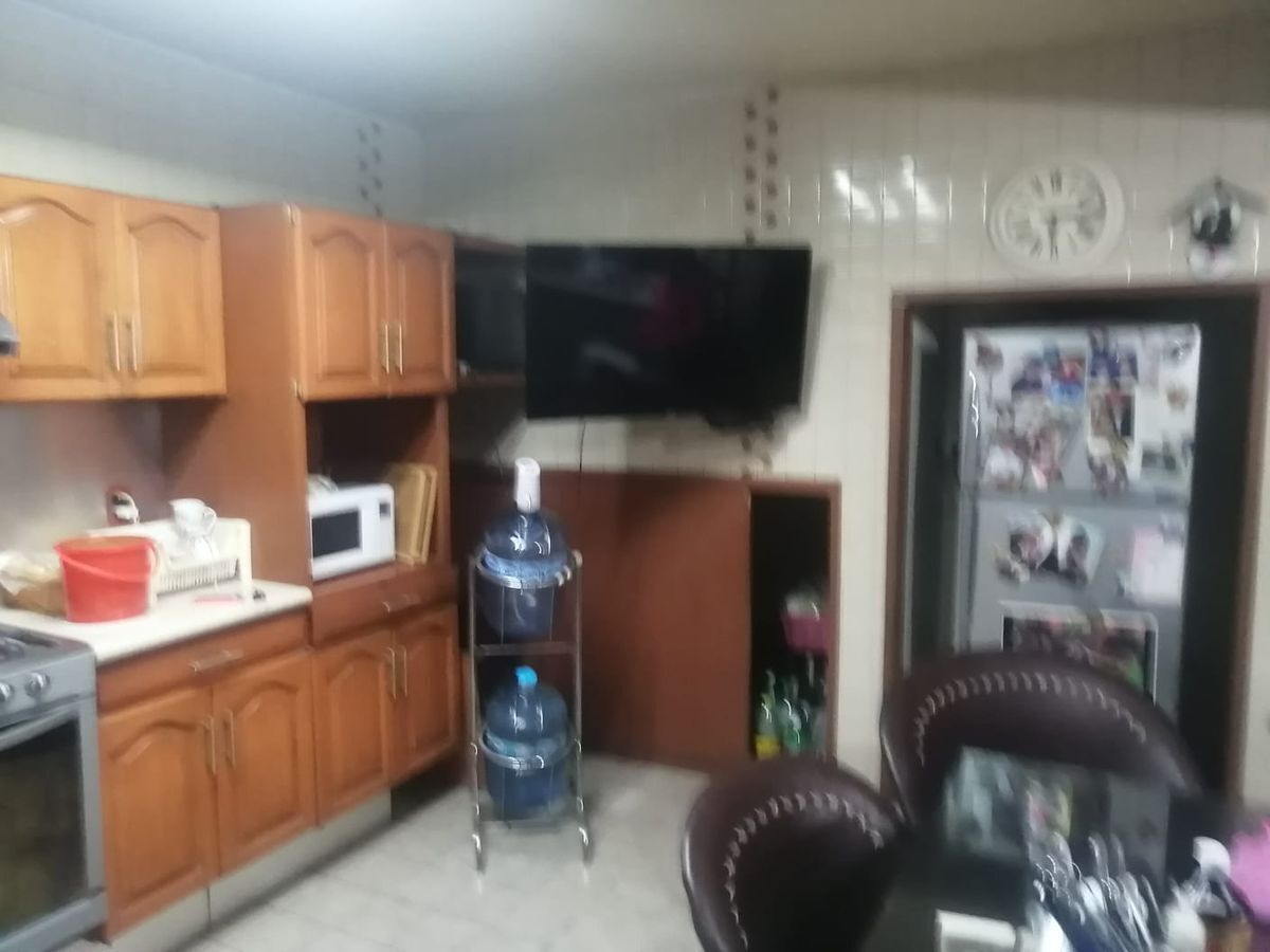 2 de 16: COCINA AMPIA CON ANTECOMEDOR