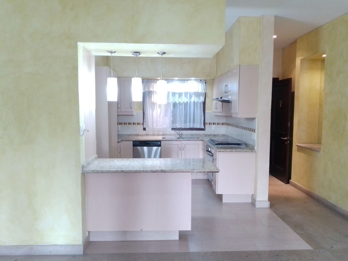 2 de 39: Cocina del condominio.