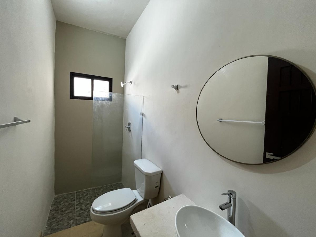 6 de 37: Baño de Visitas