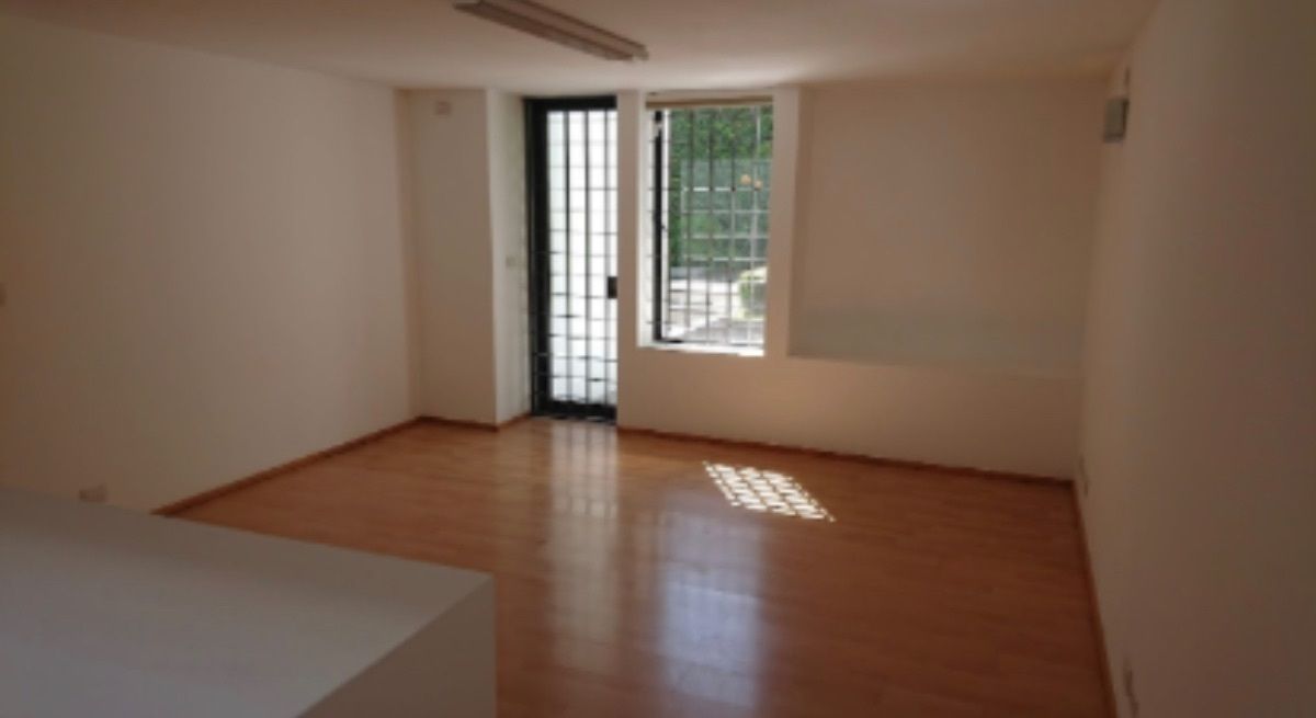 CASA EN VENTA CON USO DE SUELO DE OFICINAS