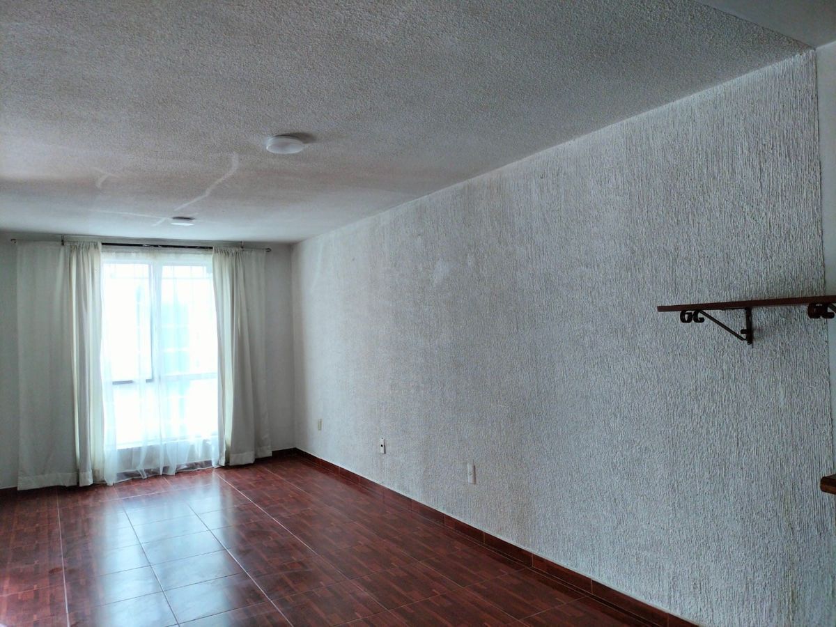2 de 12: Sala - comedor