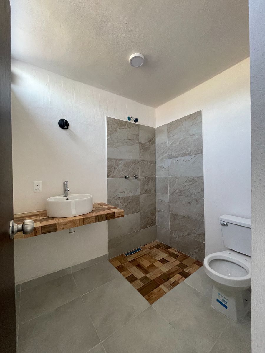 14 of 17: Baño completo