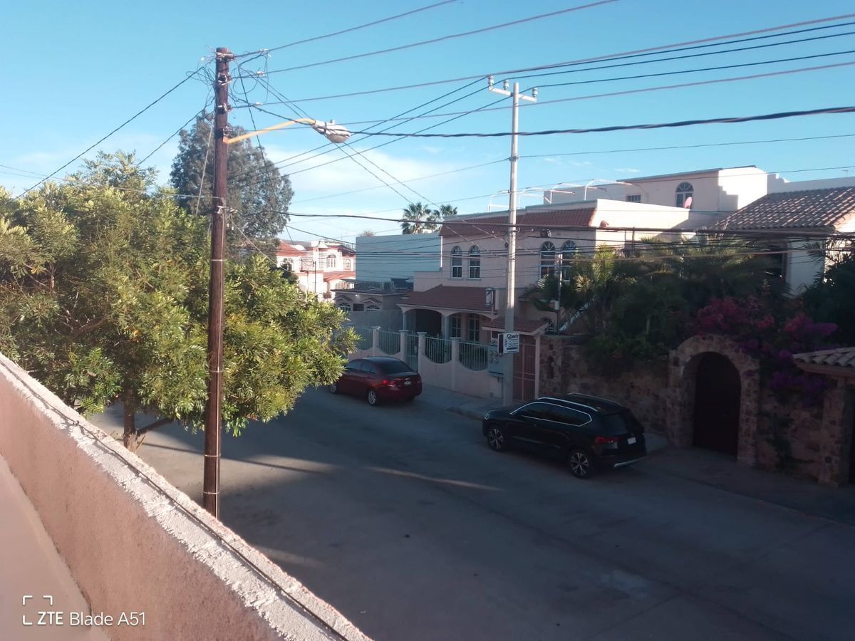 1 de 20: Fachada principal