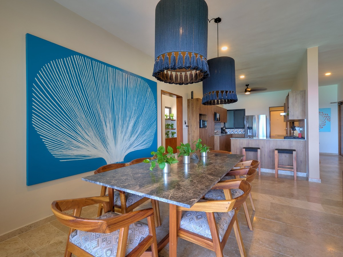 3 de 45: Comedor con vista al mar