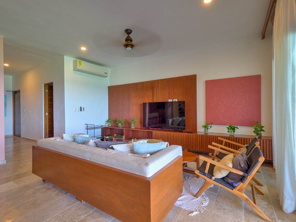 6 de 45: Sala con TV