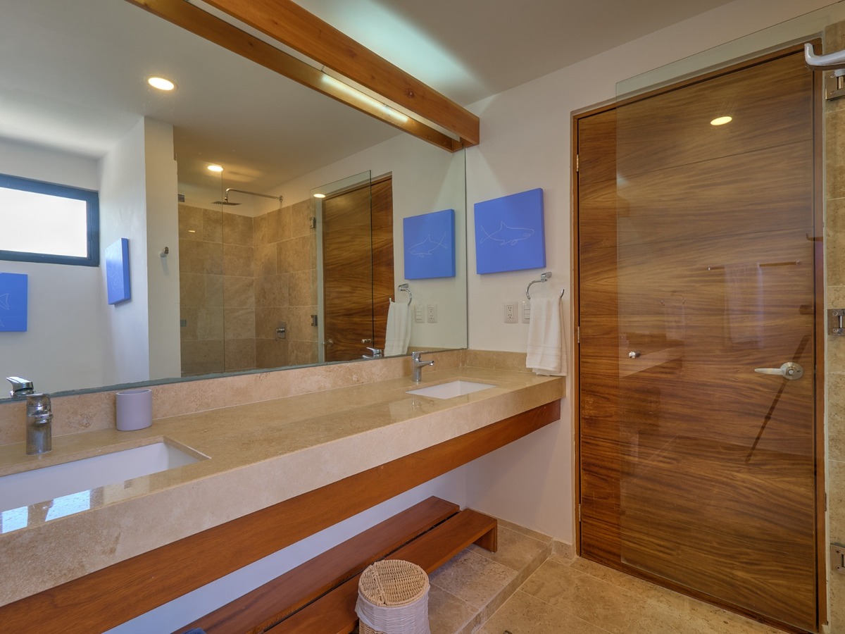 9 de 45: Baño habitación principal