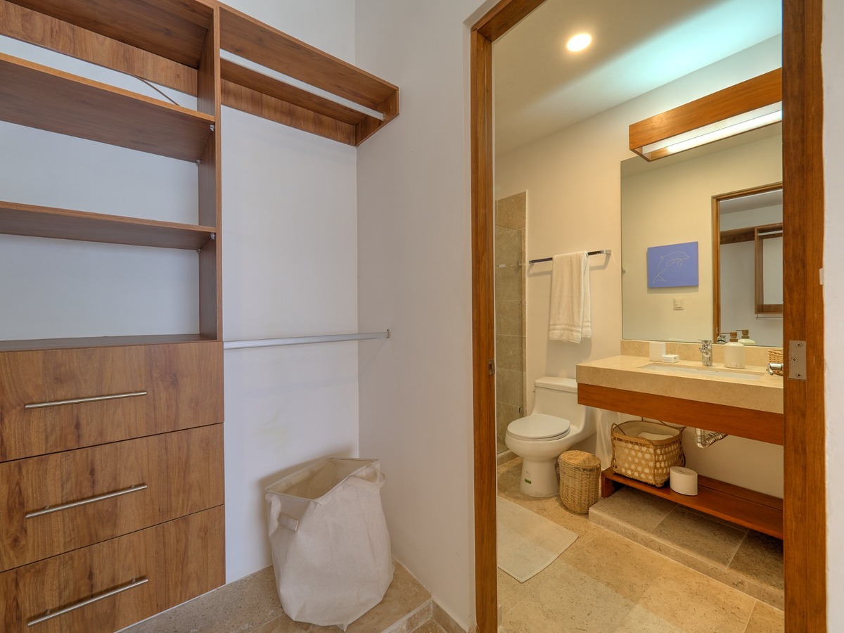 19 de 45: Baño habitación 3