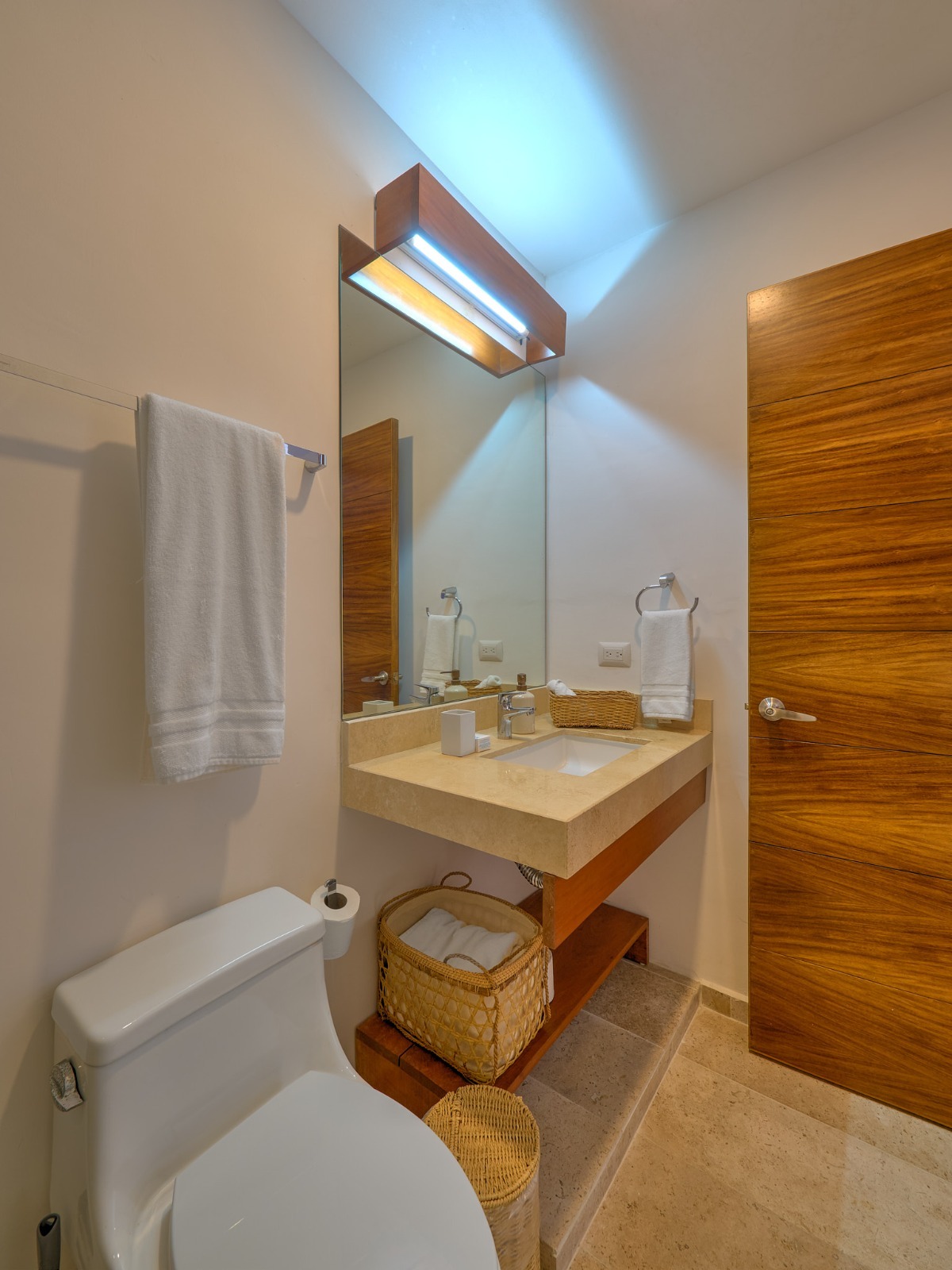 20 de 45: Baño habitación 3