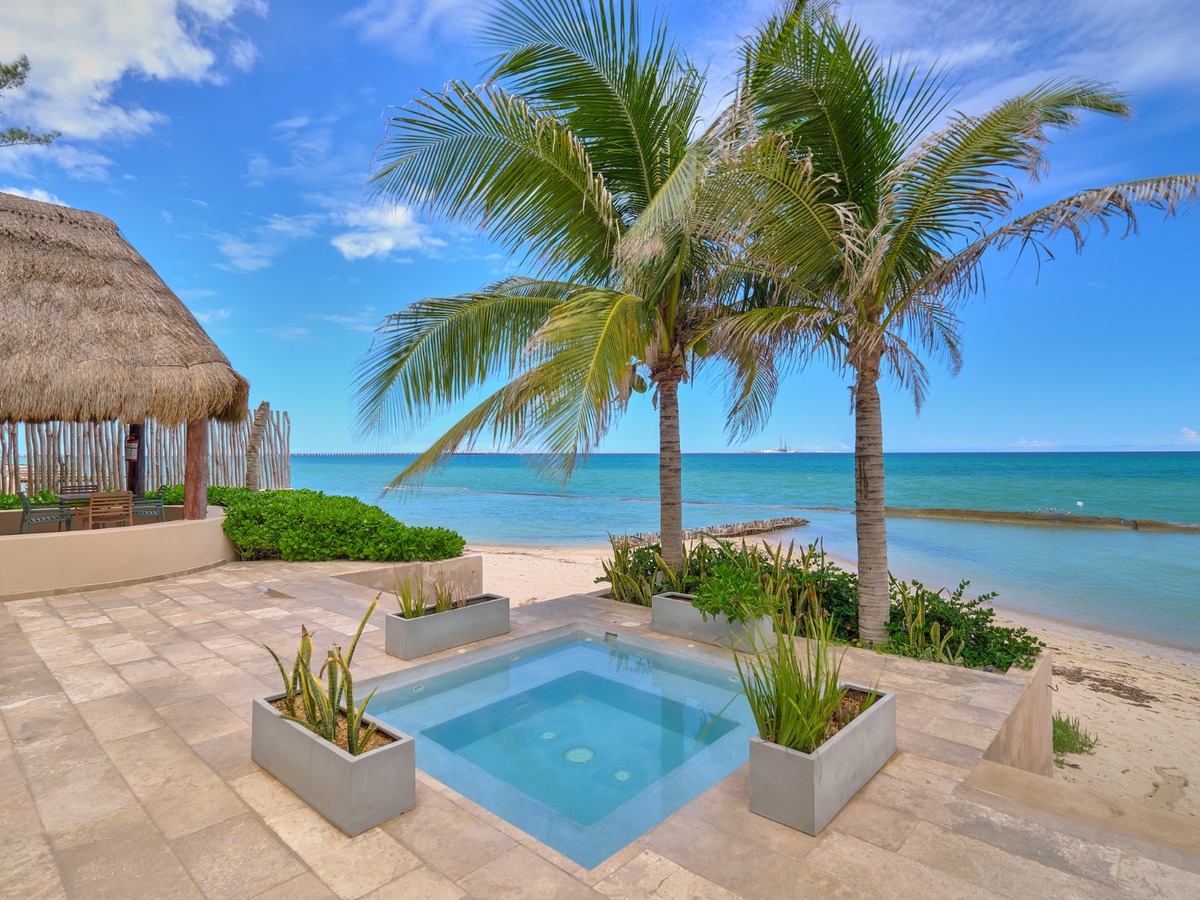 34 de 45: Jacuzzi áreas comunes