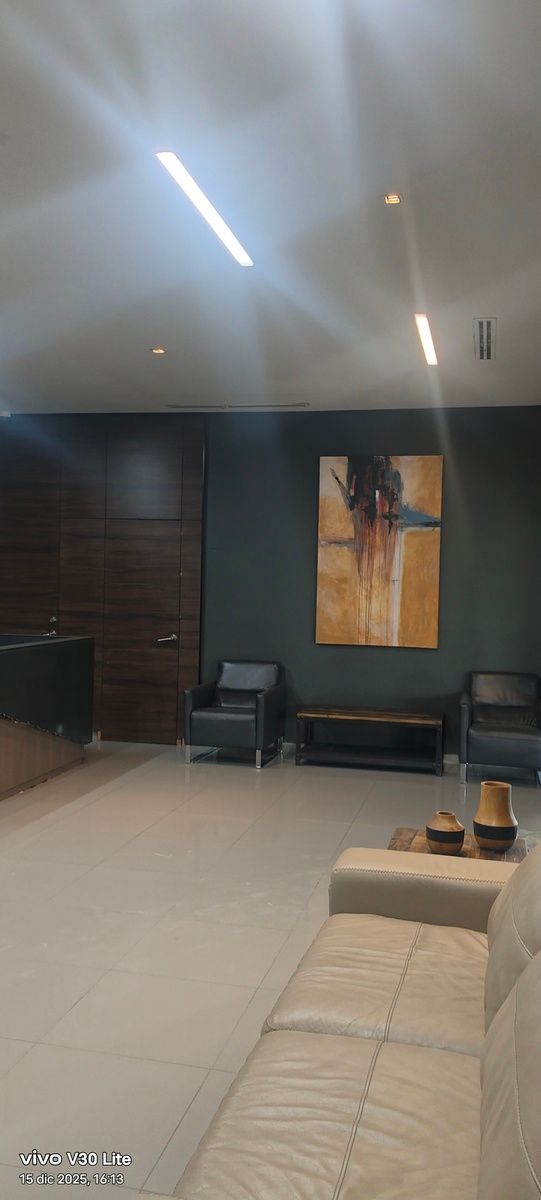 2 de 7: Recepción Edificio