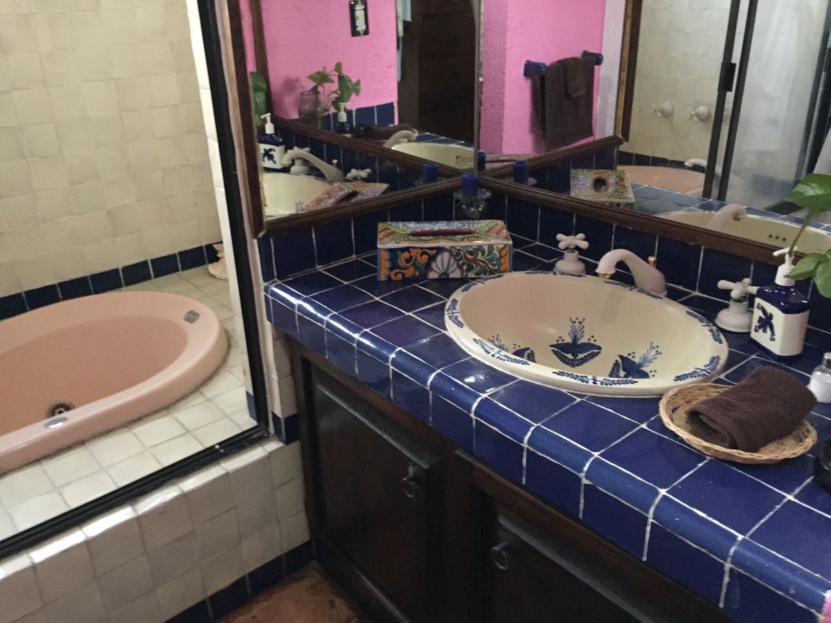 13 de 21: Baños con talavera mexicana