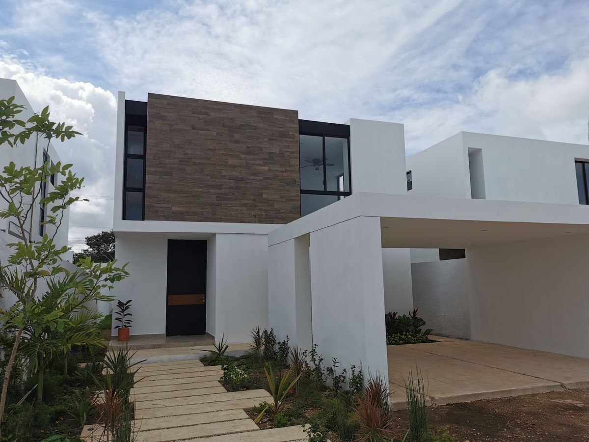2 of 28: FACHADA
