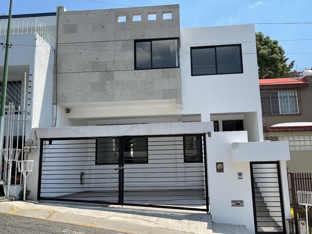 Casa en venta, nueva Lomas Verdes 3ra. Sección