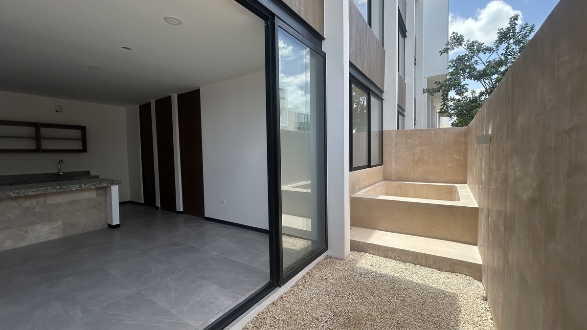 1 de 15: Sala y Alberca