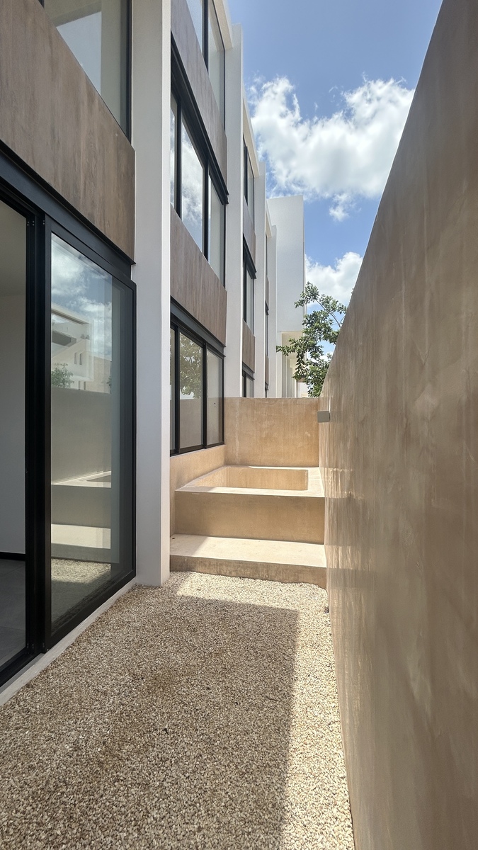 7 de 15: Terraza y Alberca