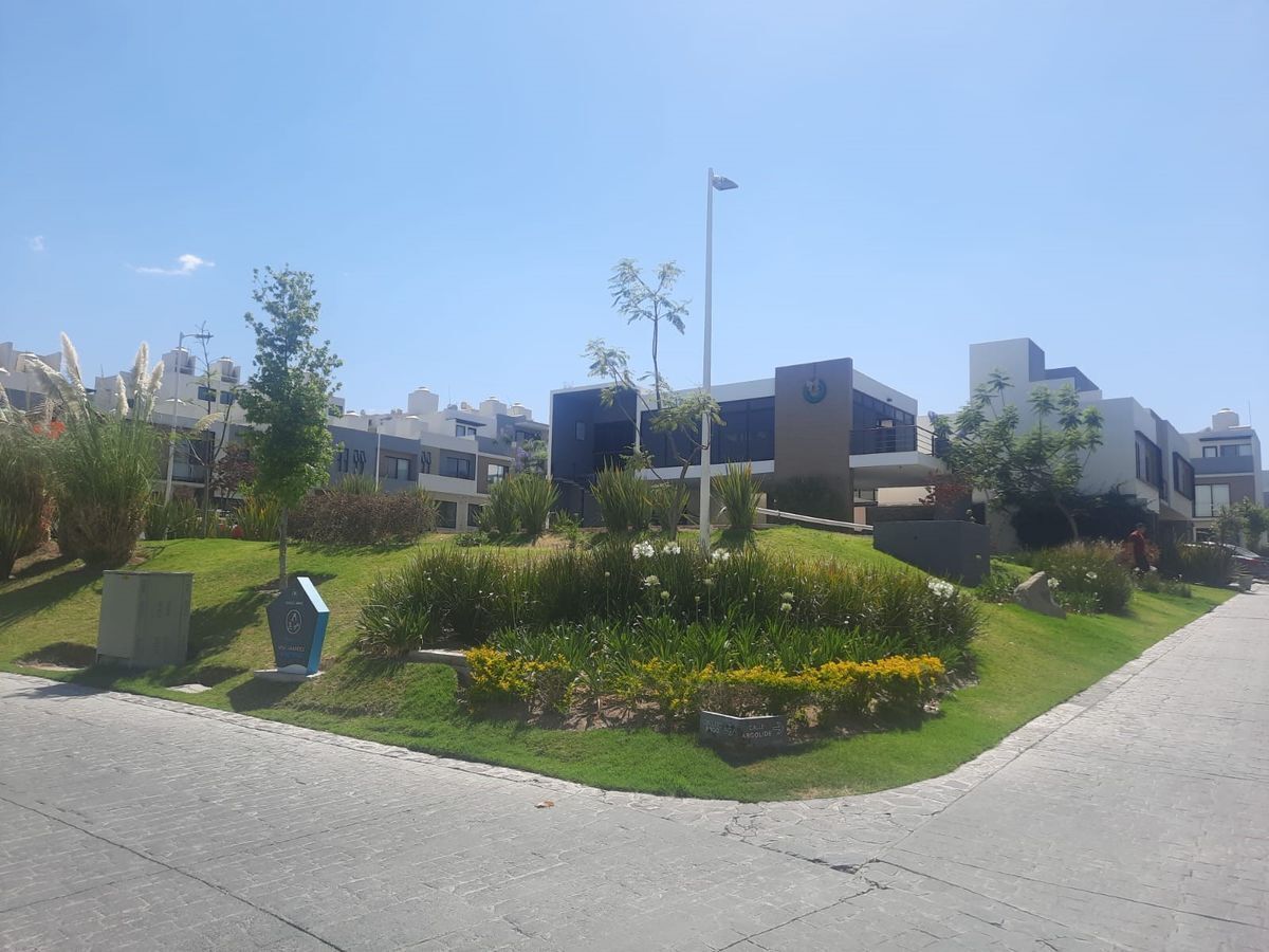 3 de 28