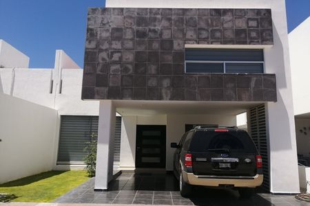 SE RENTA CASA AMUEBLADA EN CAMPESTRE SANTA MARIA | EasyBroker