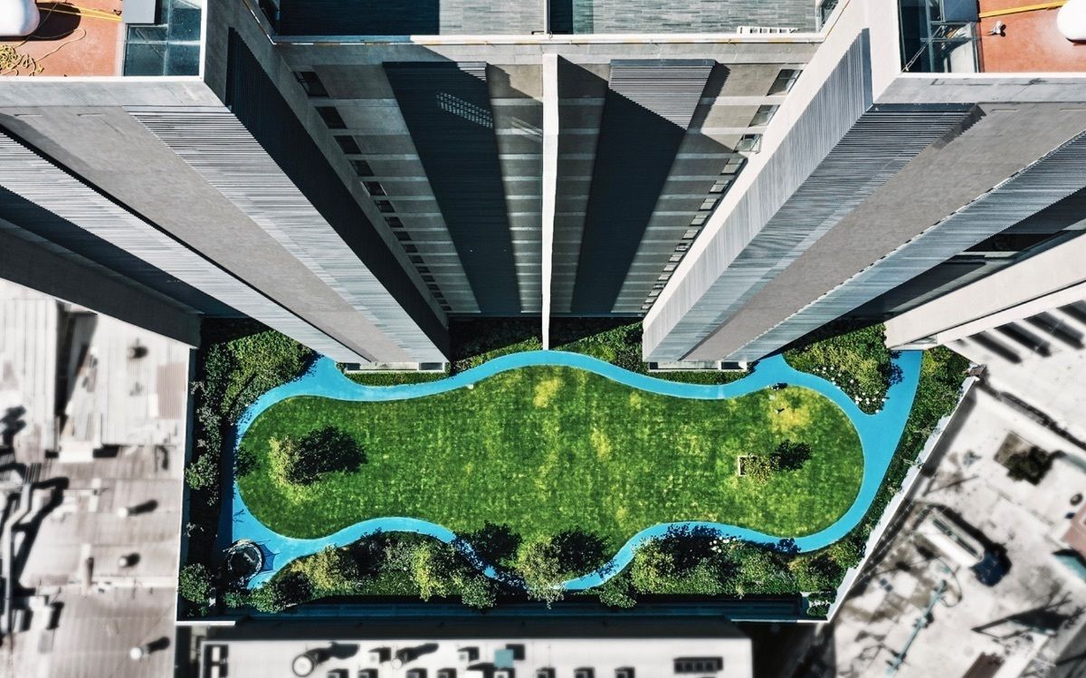 Área verde y pista de jogging exclusiva