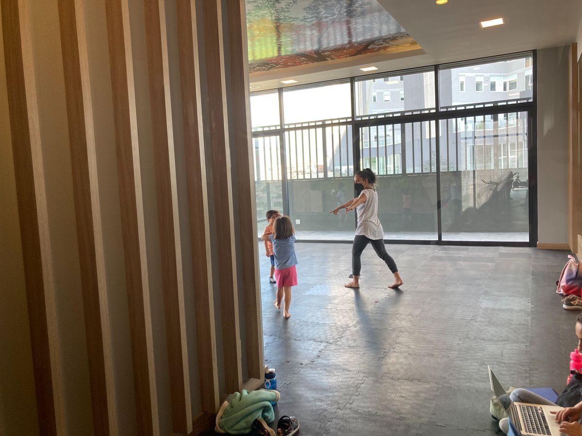 17 de 38: Salón extra para clases