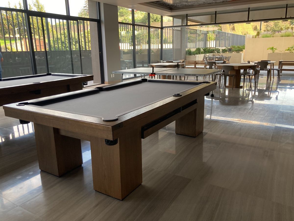 23 de 50: Salón juegos con mesa de billar