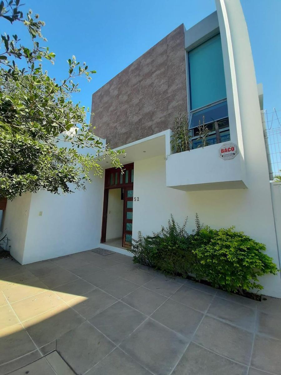 Casa En Venta En Manzanillo, Colima