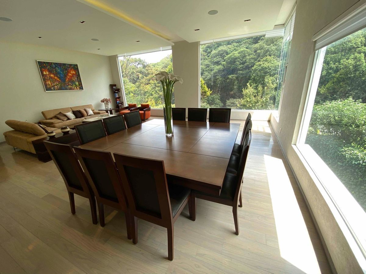 ESPECTACULAR CASA EN RENTA. VISTA AL BOSQUE DE TARANGO. EasyBroker