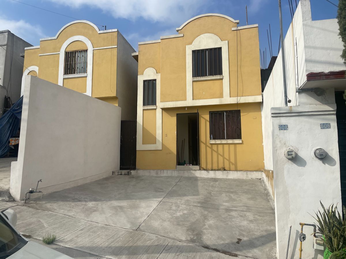 CASA EN VENTA EN APODACA FRENTE A PARQUE | EasyBroker