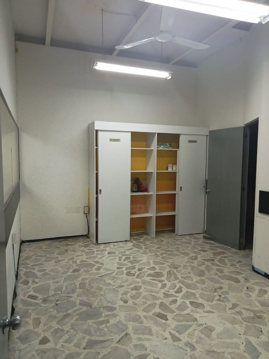 8 de 14: Local en renta 250 m2 zona centro Queretaro