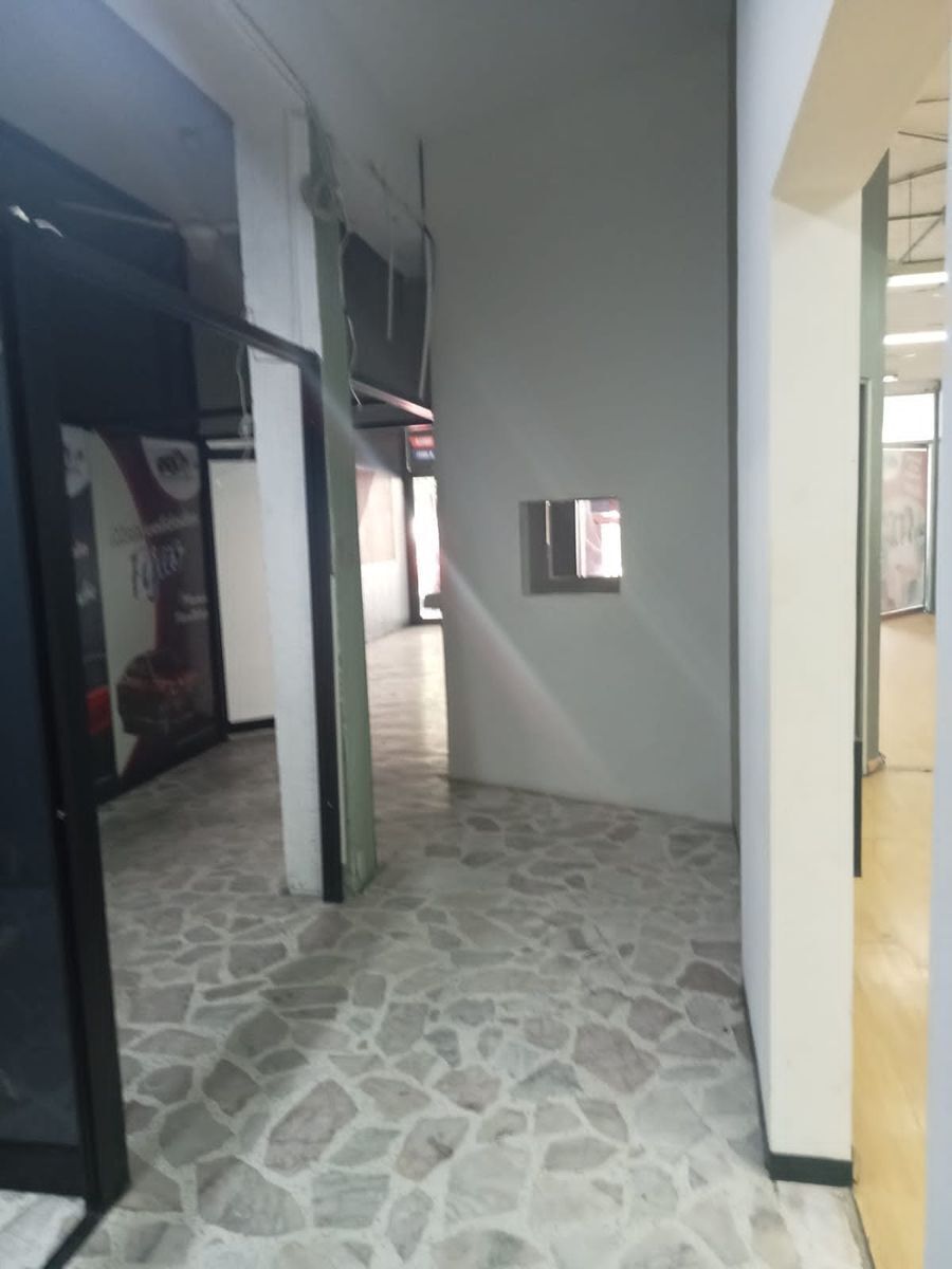 10 de 14: Local en renta 250 m2 zona centro Queretaro