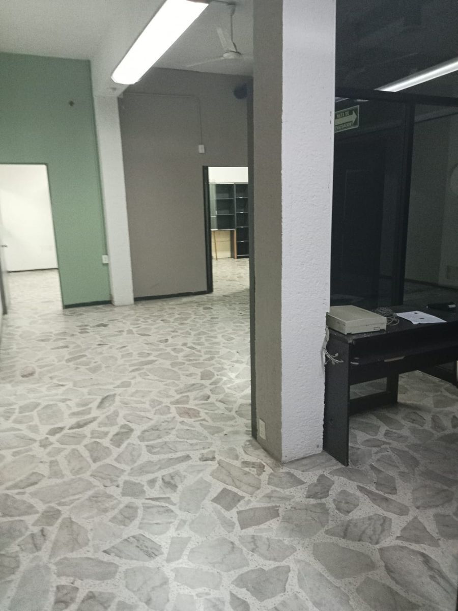 13 de 14: Local en renta 250 m2 zona centro Queretaro