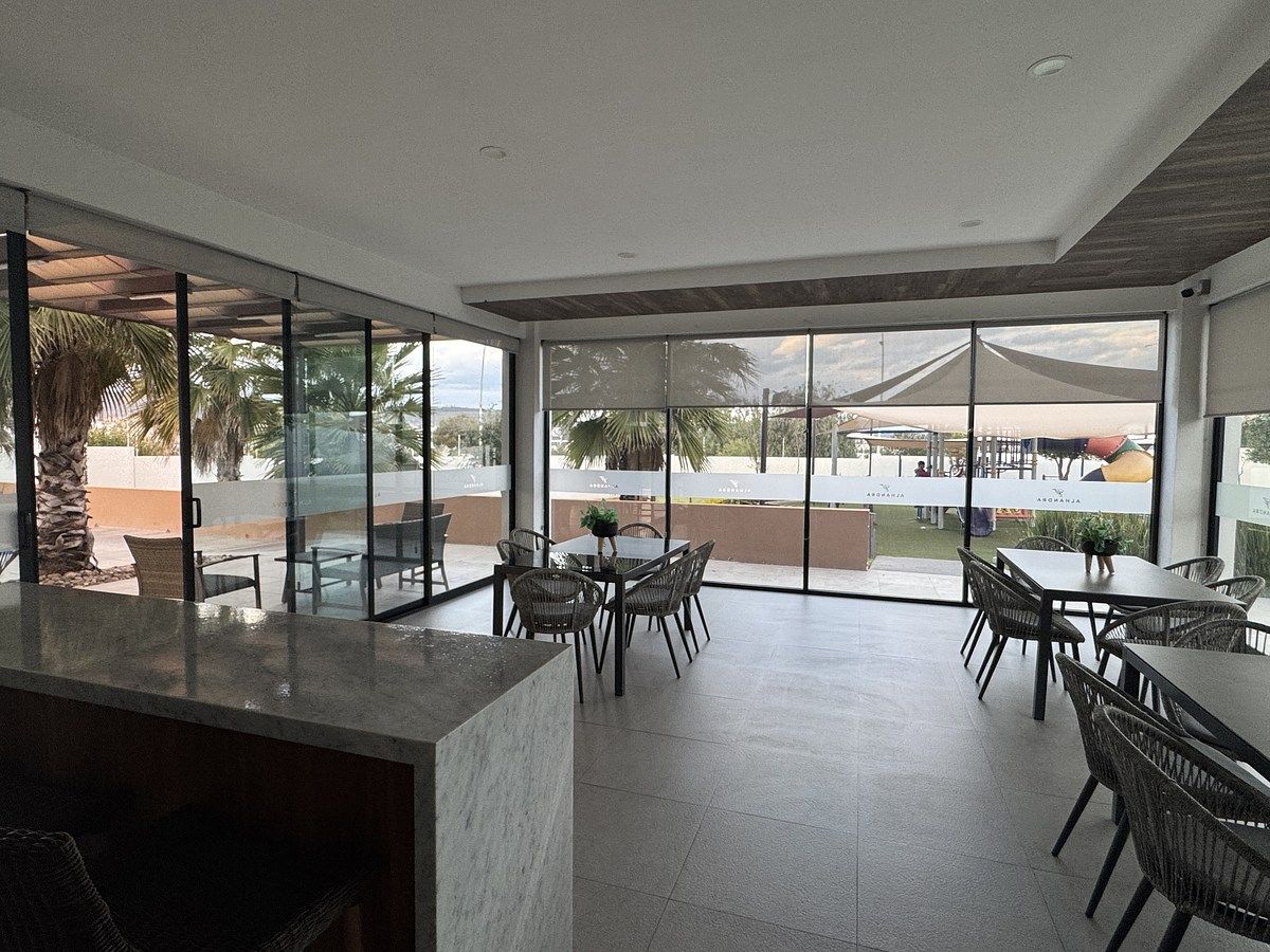 16 de 18: salon usos multiples