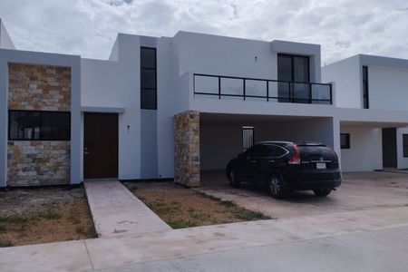 Casa en Renta en Merida Yucatan en Komchen | EasyBroker