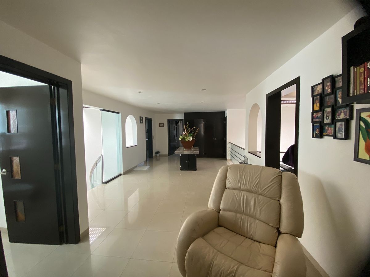 22 of 38: Distribuidor planta alta