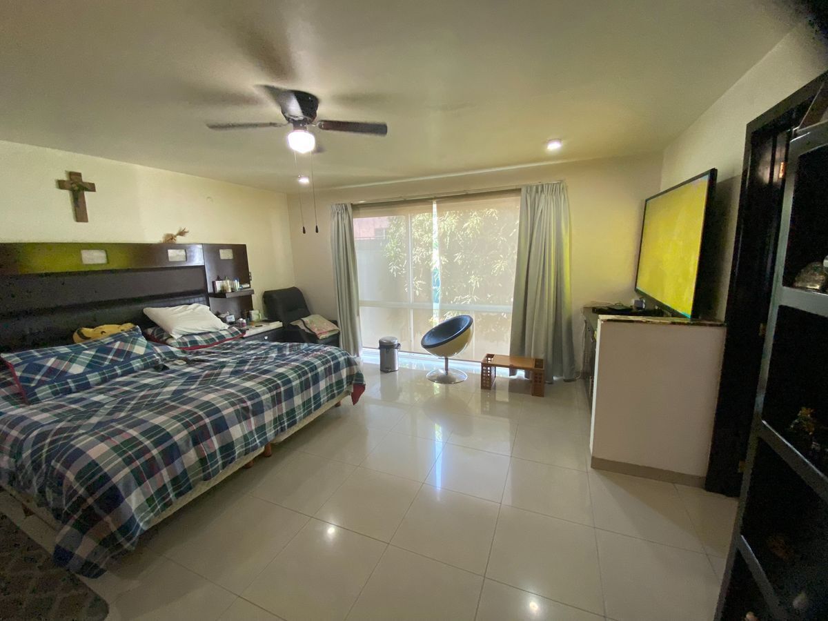 33 of 38: Recámara principal