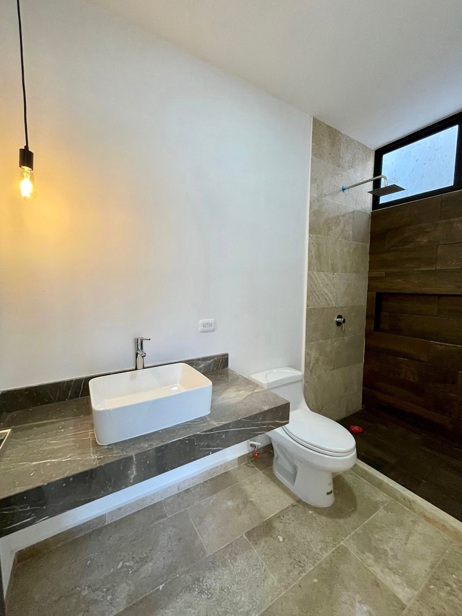 10 de 25: Baño Recámara Secundaria en Planta Baja