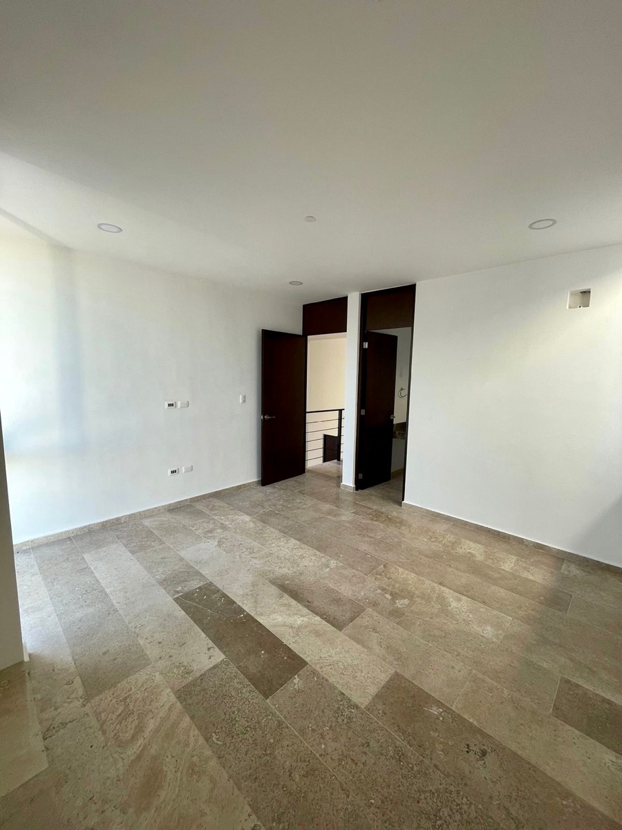 19 de 25: Recámara Secundaria en Planta Alta