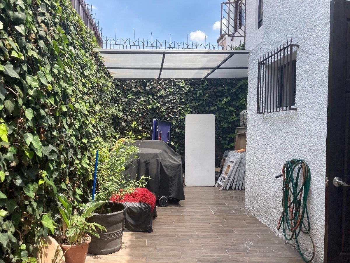 6 de 29: PATIO DE ATRÁS